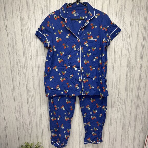 Womens Size M Ella Simone Strawberry Print PJ Set EUC - Picture 1 of 7